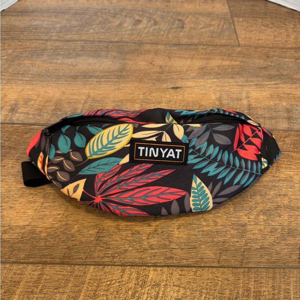 Tinyat Tropical Print Belt Bag